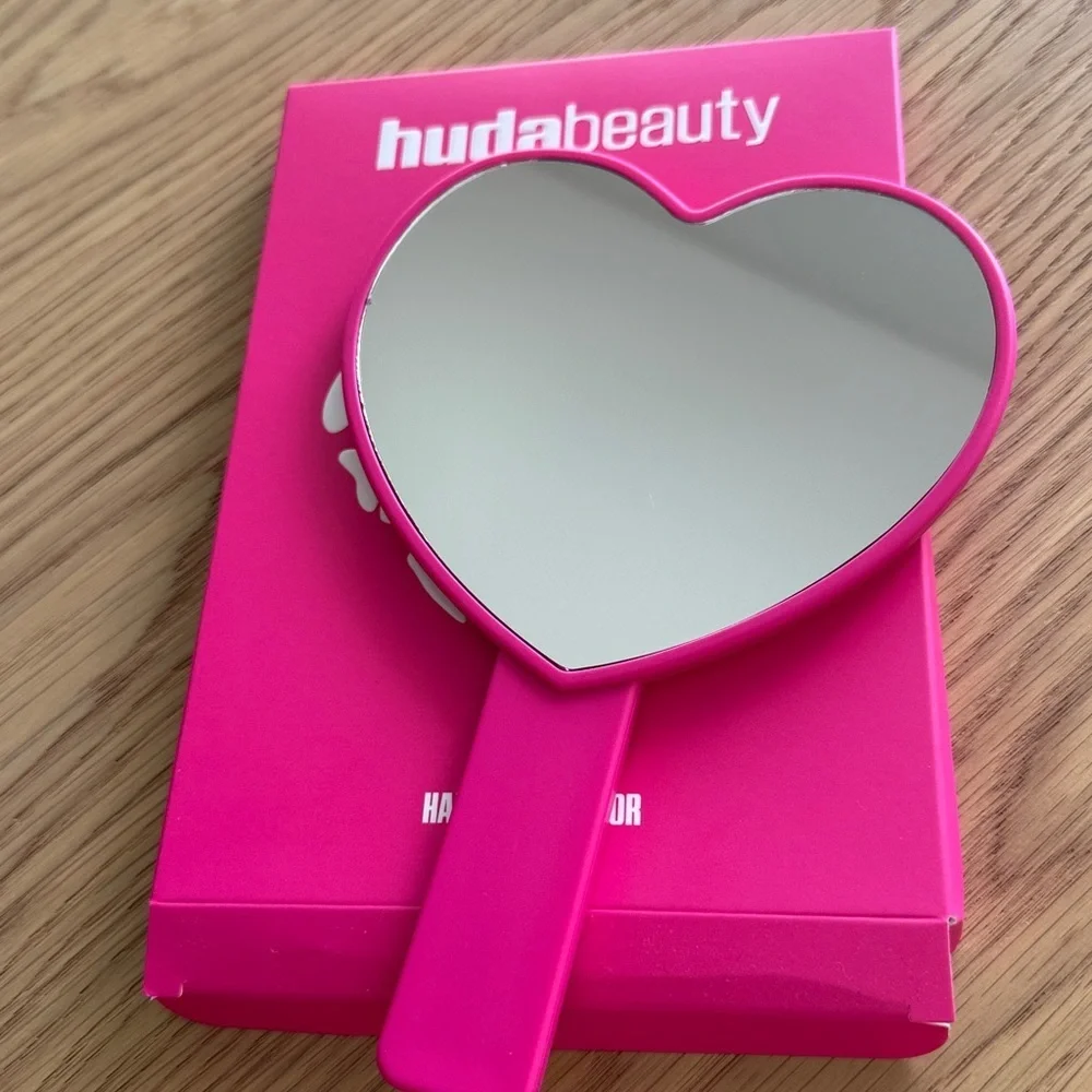 HUDA BEAUTY Hot Pink Heart Hand Mirror